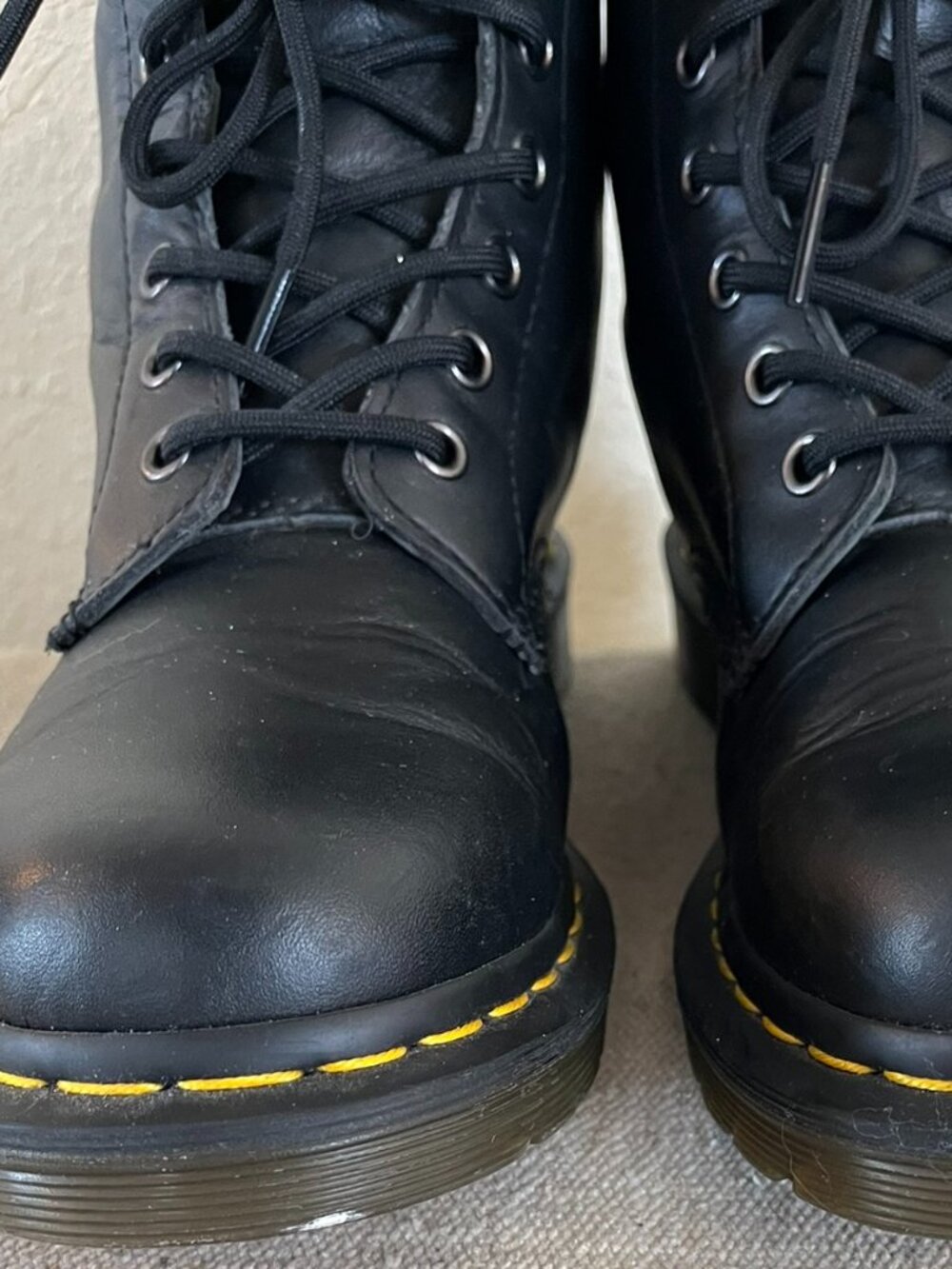 Dr. Martens Woman's Airwair 11821 Black Leather Combat Ankle Boots Sz 9 - Picture 12 of 13